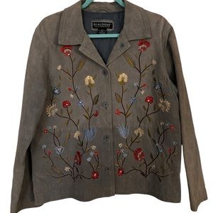Dialogue 100% leather jacket blazer, women’s size large. Floral embroidery